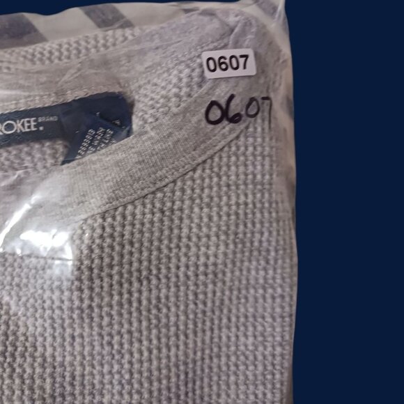 Cherokee Waffle Knit Long Sleeve Shirt  Gray Heather SZ Medium - Picture 5 of 6